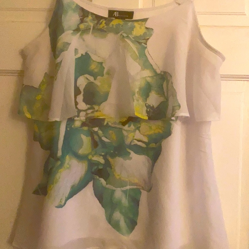 Pretty floral top